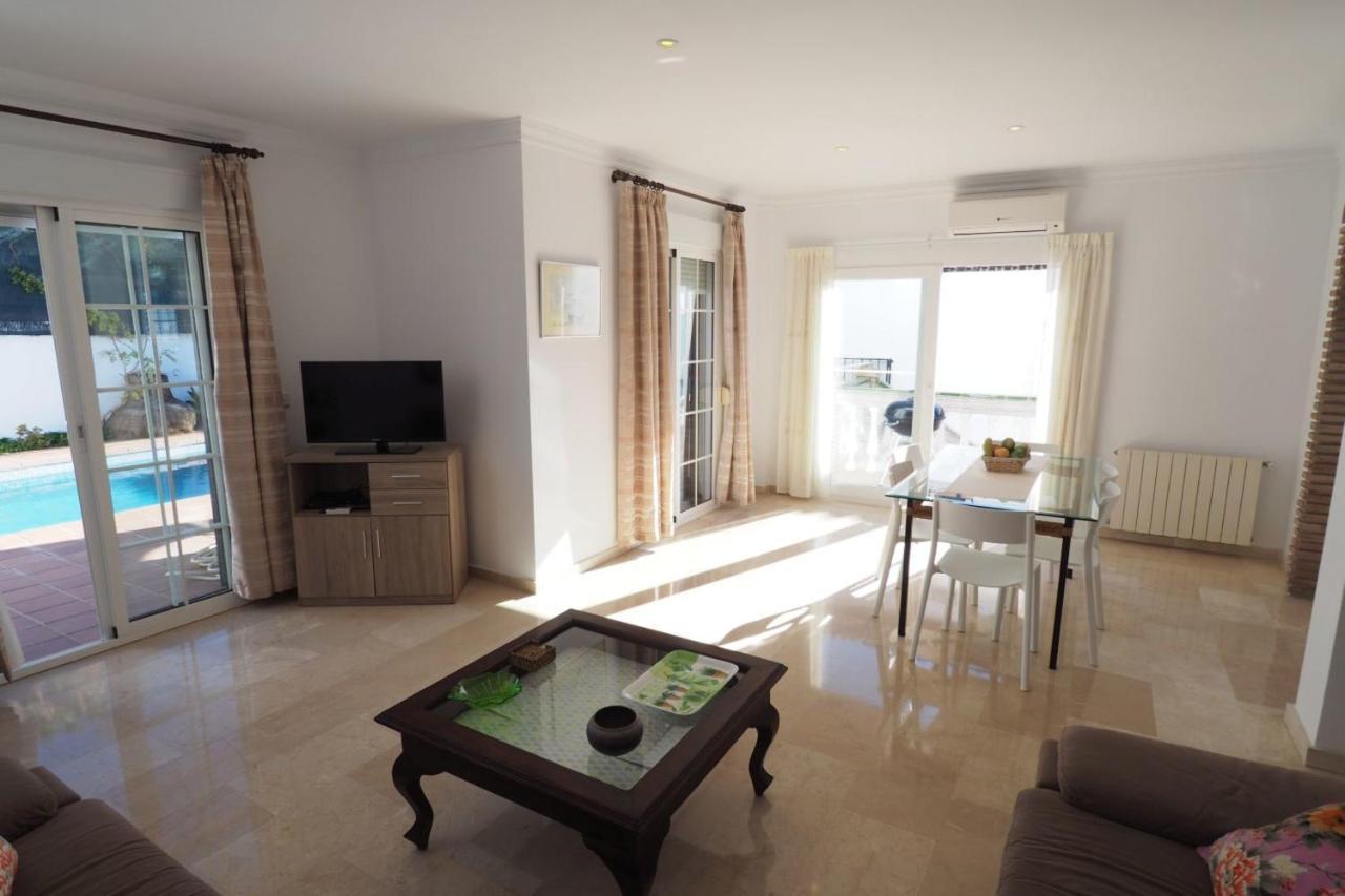 Paradise - Palomas Nerja